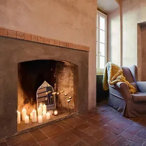 https://domus-dea-luxury.it-lombardy.com