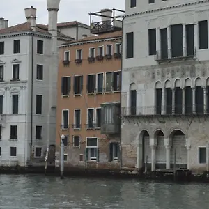 3* Гостевой дом Leon Bianco On The Grand Canal